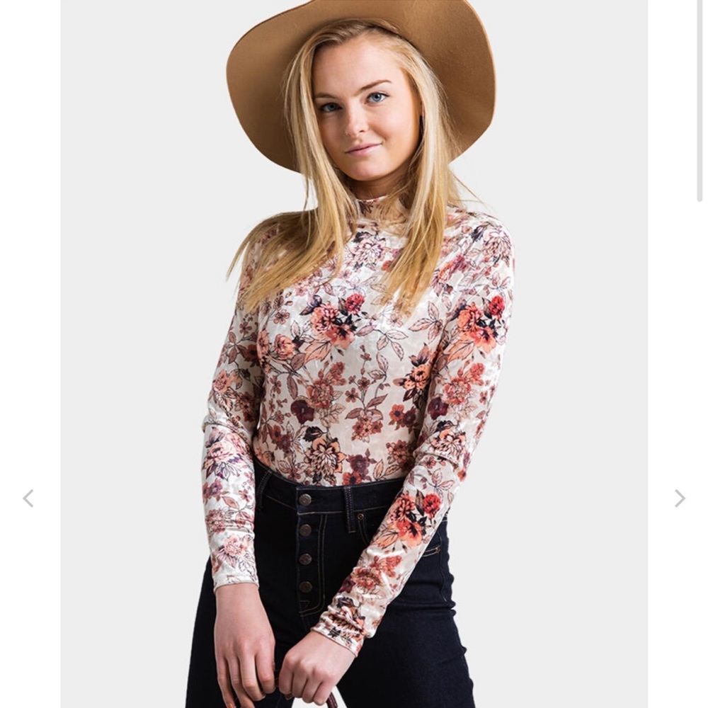 NWT Coco + Jaimeson Long Sleeve Velvet Body Suit